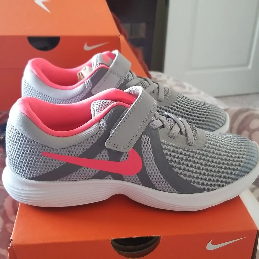 Nike Kids Gray and Hot Pink Mesh Sneaker